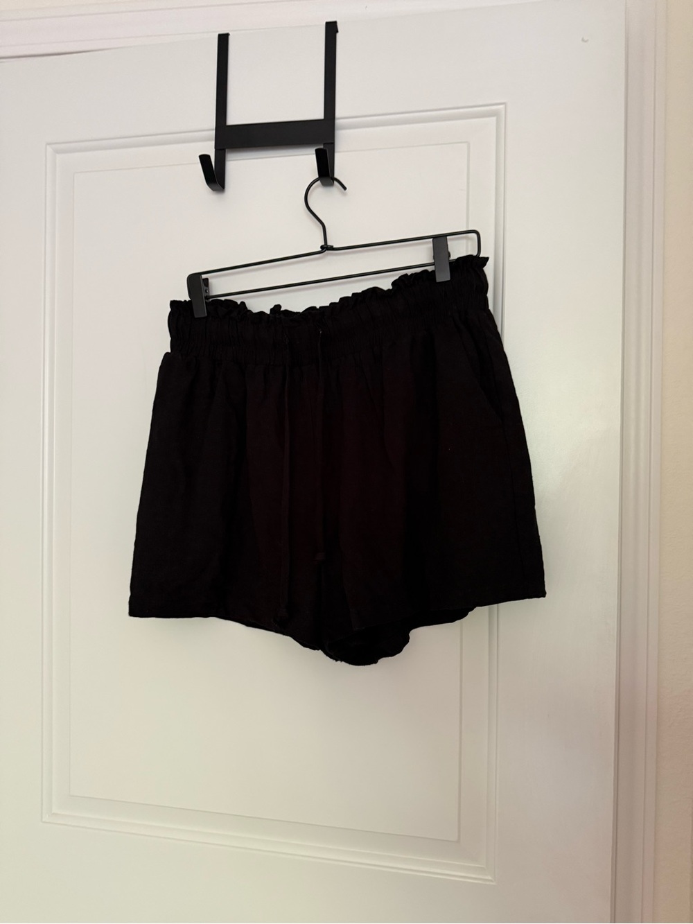 Women’s Black Shorts Large UEU